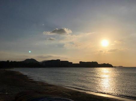 夕日の海 夕日の海の写真