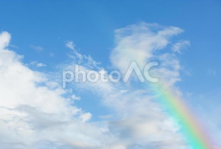 雨上がりの虹 空,虹,雲の写真素材