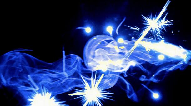 煌めく火花「青」 炎,火,光の写真素材