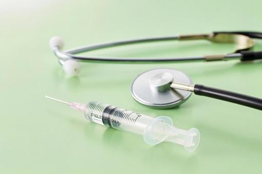 メディカルイメージ　聴診器　注射器 聴診器,注射器,医療器具の写真素材