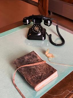 黒電話と懐中時計 北海道,函館,元町散策の写真素材