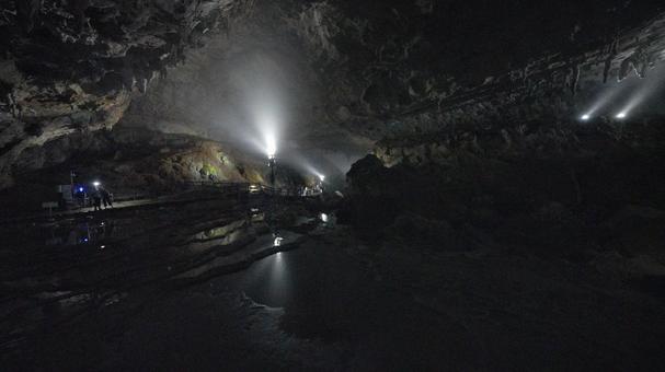 洞窟内 洞窟内 秋芳洞,洞窟,山口の写真素材