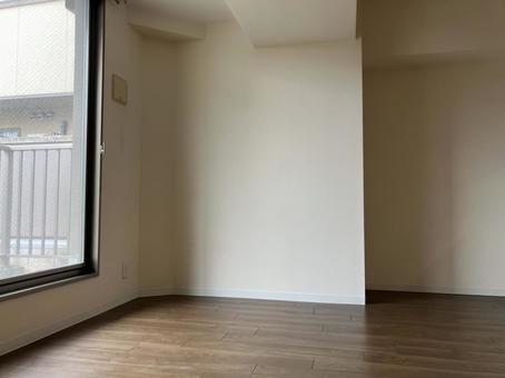 引っ越しで家具が運び出された後の部屋 引っ越しで家具が運び出された後の部屋 マンション,部屋,引っ越しの写真素材