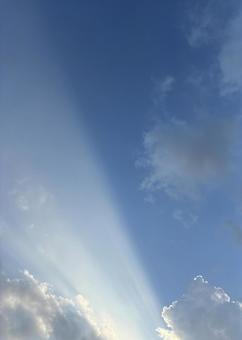 薄明光線 晴れ,背景,雲の写真素材