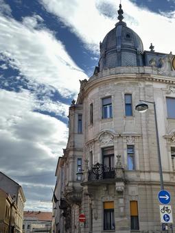 ハンガリーの街並みと青空 ハンガリー,風景,青空の写真素材