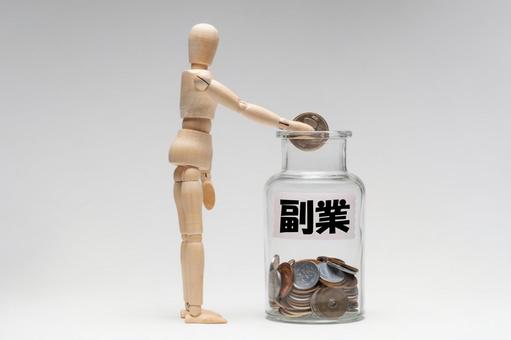 副業で貯金するデッサン人形 副業で貯金するデッサン人形 副業,お金,コインの写真素材