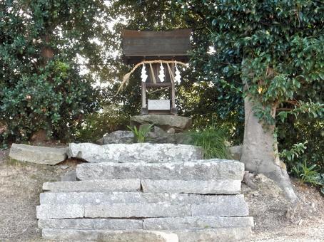 【風景写真】町中の祠 【風景写真】町中の祠の写真
