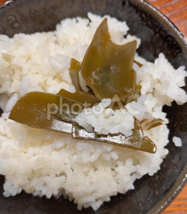 あきたこまち七分に昆布のご飯の茶碗飯 茶碗飯,あきたこまち,七分突きの写真素材