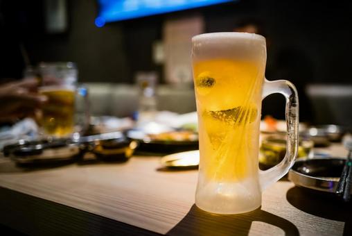 韓国料理と生ビール 韓国料理と生ビール ビール,アルコール,ドリンクの写真素材