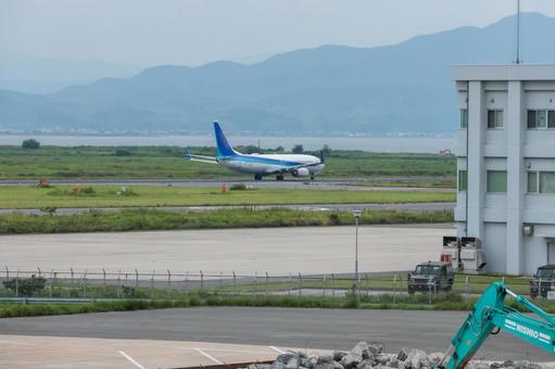 柔らかな光に包まれた米子空港 柔らかな光に包まれた米子空港の写真