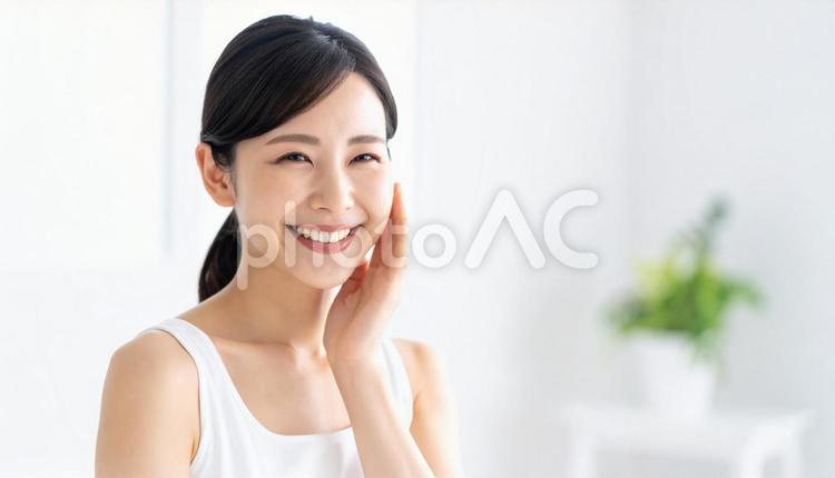 微笑む美容系の若い女性のポートレート 人物,女性,美人の写真素材