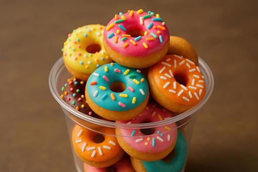 小さなひと口サイズのミニドーナツの写真