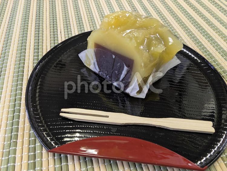 斜め横からの和菓子 和菓子,生菓子,甘いの写真素材