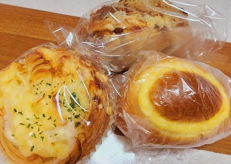 Bakery Bakery クリームパン,ピザ,天然酵母パンの写真素材