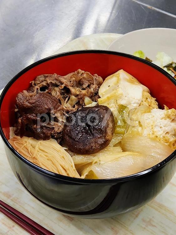肉豆腐丼2 肉,肉豆腐丼,肉豆腐の写真素材