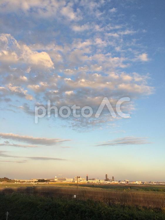 飛行場と雲 飛行場と雲,雲,風景の写真素材