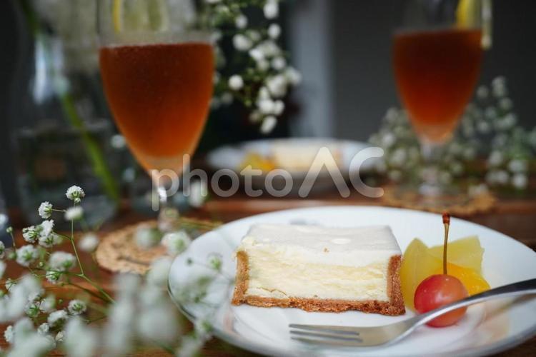 夏の午後のティータイム お洒落,お茶の時間,テーブルフォトの写真素材