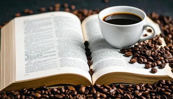 コーヒーと開いたフランス語の辞書 コーヒーと開いたフランス語の辞書の写真