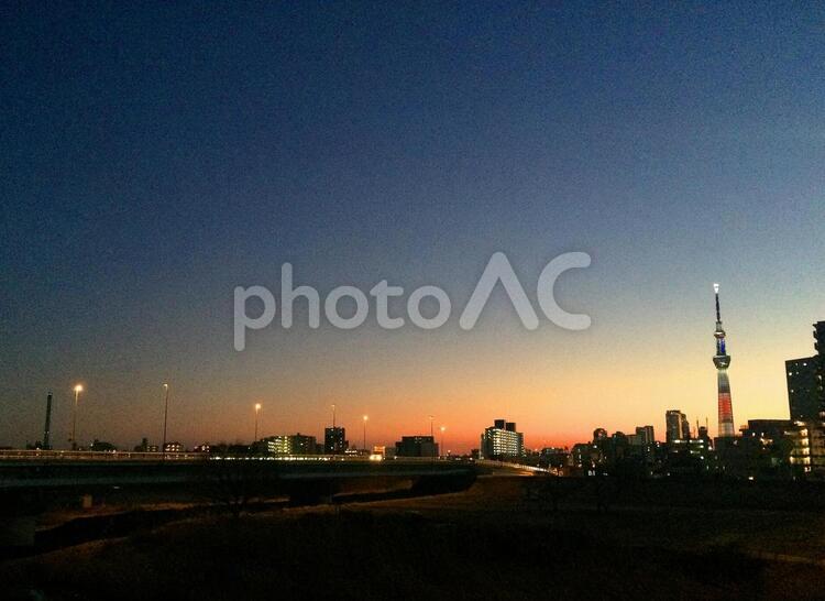 夕暮れ 夕暮れ,夕焼け,夕映えの写真素材