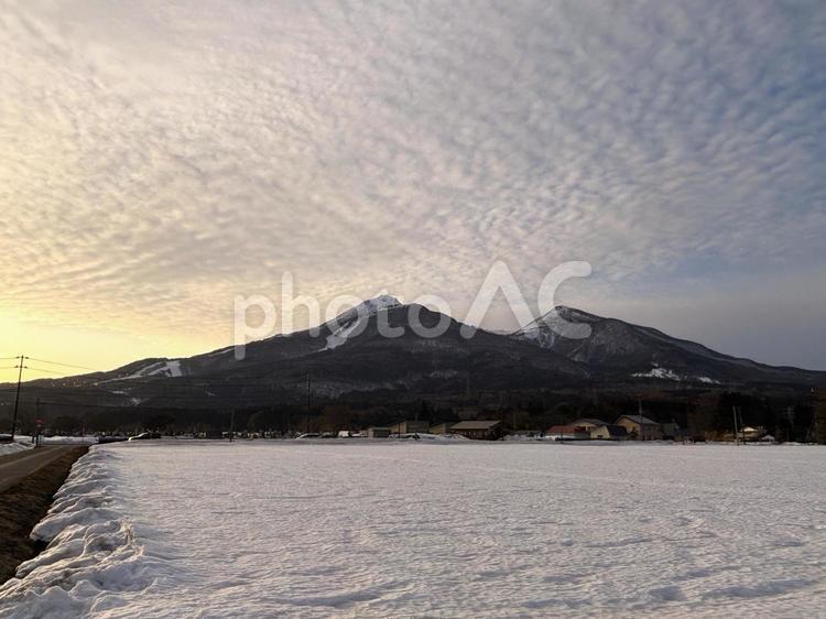 雪の磐梯山 雪,冬,地方移住の写真素材