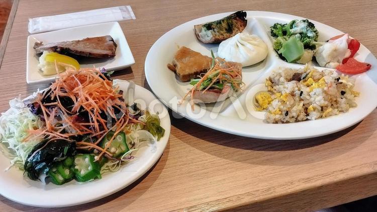 ランチブュッフェ ランチ,バイキング,ブュッフェの写真素材