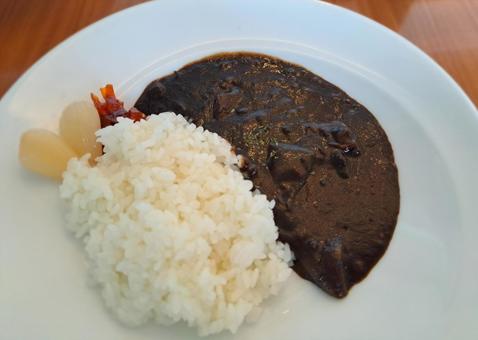 ブラックカレー　斜め上から カレー,ブラックカレー,福神漬けの写真素材