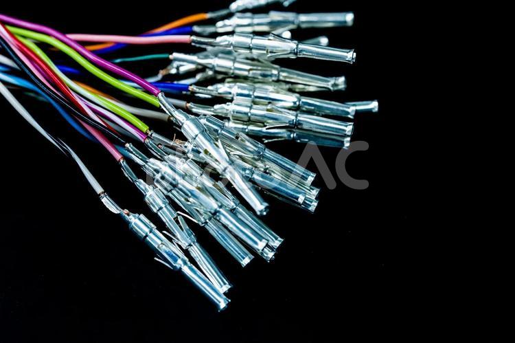 端子を圧着した電線 電線,電線加工,ケーブルハーネスの写真素材