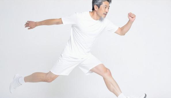スポーツ 男性 ポーズ 白背景 60代 スポーツ 男性 ポーズ 白背景 60代の写真