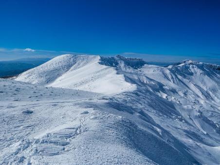 厳冬期安達太良山稜線 厳冬期安達太良山稜線 安達太良山,厳冬期,日本百名山の写真素材