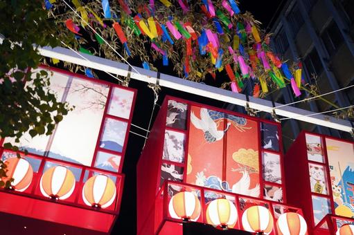 カラフルな短冊と夜の七夕飾り カラフルな短冊と夜の七夕飾り 七夕,祭り,七夕祭りの写真素材