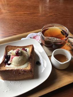 フレンチトースト フレンチトースト,朝食,トーストの写真素材
