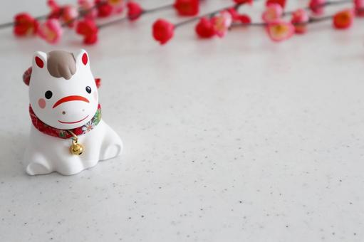 午年のシンプルな年賀状素材 年賀状,午,白馬の写真素材