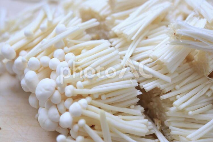 カットしたエノキ茸 エノキ,榎茸,野菜の写真素材