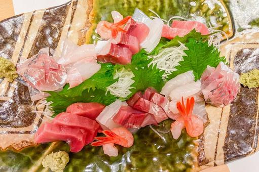 新鮮なお刺身盛り合わせ 新鮮なお刺身盛り合わせ 刺身,刺身盛り合わせ,お刺身の写真素材