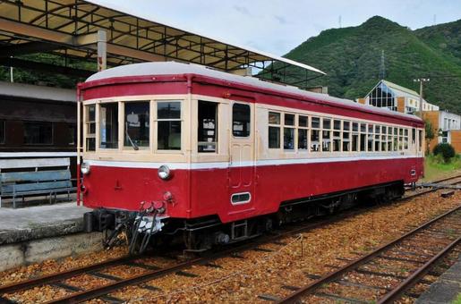 古いディーゼルカー 古いディーゼルカー 鉄道,ローカル線,ローカル私鉄の写真素材
