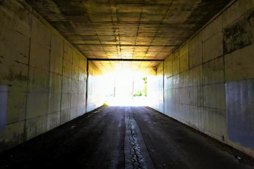 Photo, box culvert, high speed road, elevated road, 