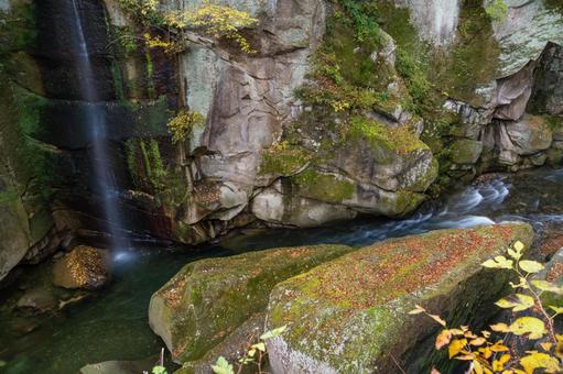 秋の磊々峡⒂ 秋,紅葉,磊々峡の写真素材