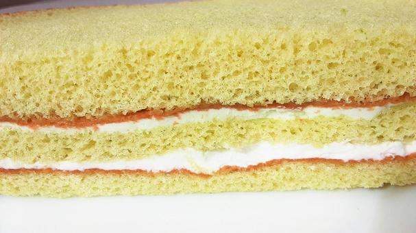 メロン風味スポンジケーキ・1の写真