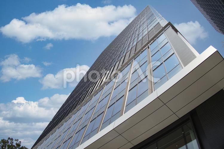 オフィスビルの外観 ビジネスビル,オフィスビル,ビルの写真素材