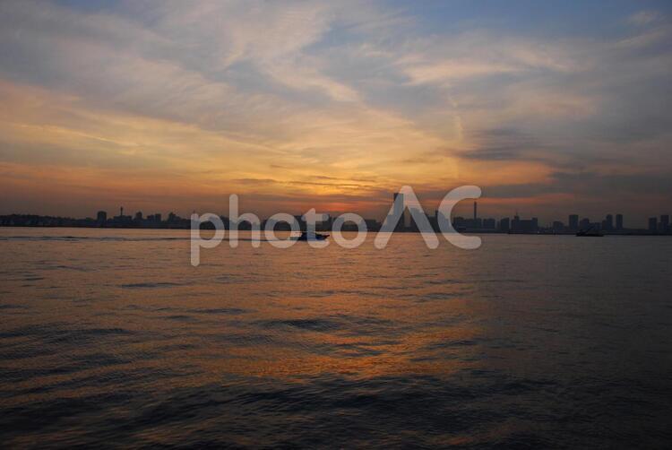 夕景の横浜 横浜,夕景,港の写真素材