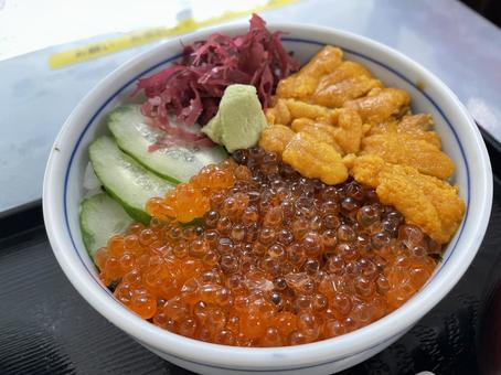雲丹イクラ丼 雲丹イクラ丼の写真