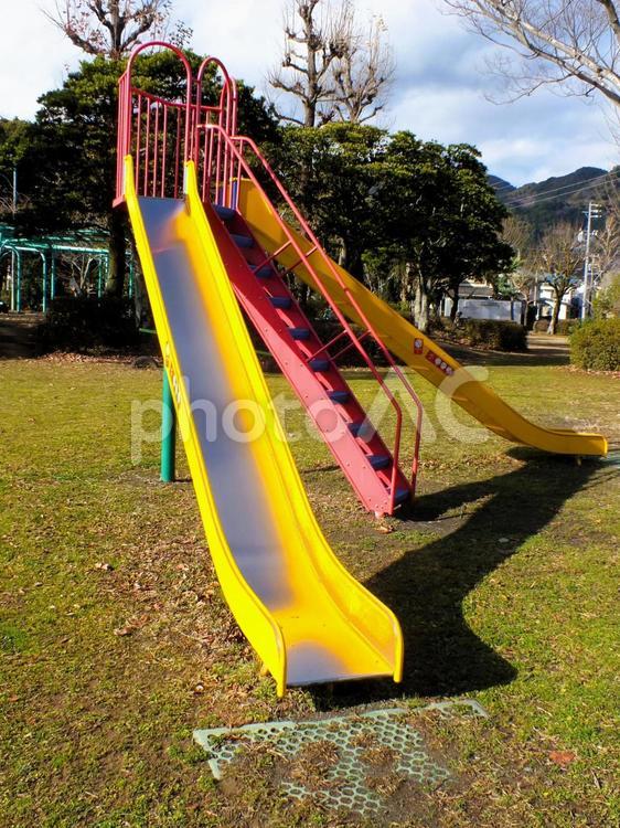 滑る所が二か所ある滑り台 滑り台,遊具,階段の写真素材