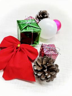 クリスマス(オーナメントとリボン) 03 リボン,オーナメント,飾りの写真素材