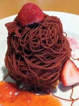 モンブランケーキ モンブラン,ケーキ,苺の写真素材