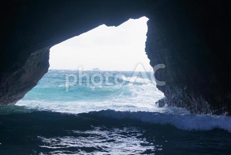 龍宮窟から見える海 背景,風景,自然の写真素材