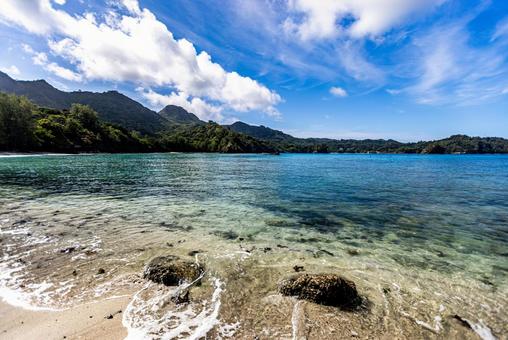 小笠原諸島 境浦海岸から望む絶景 小笠原諸島 境浦海岸から望む絶景の写真