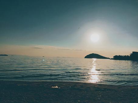 夕日と海 海,夕日,レトロの写真素材