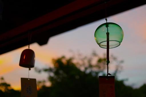 軒下の風鈴 風鈴,夏,夕暮れの写真素材