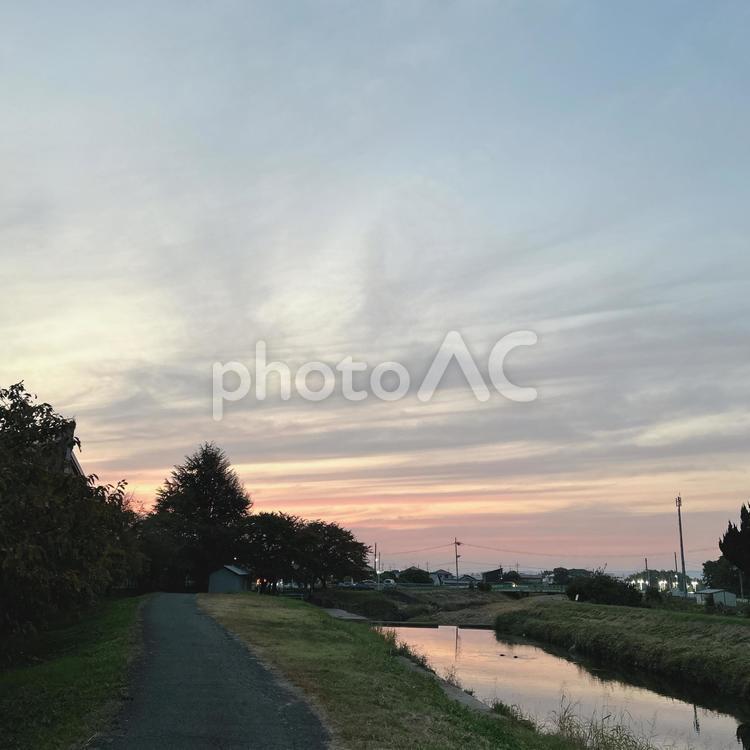夕暮れ時の川 川,自然,夕焼けの写真素材