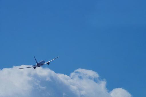 飛行機と雲 飛行機と雲 飛行機,旅客機,ジェット機の写真素材